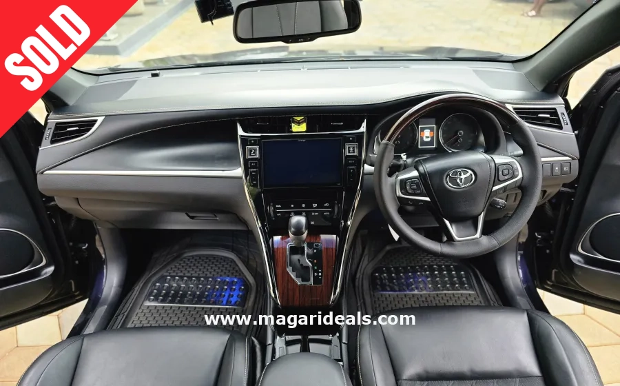 TOYOTA HARRIER 2017  in Kenya for Sale | Magari Deals
