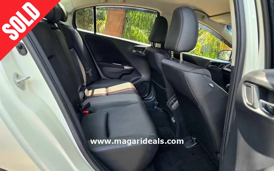 HONDA GRACE HYBRID in Kenya for Sale | Magari Deals