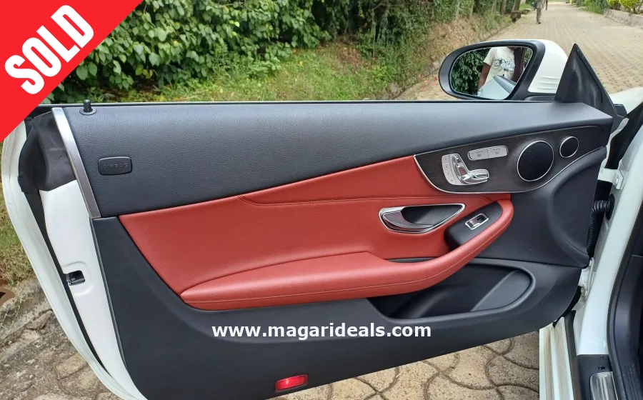 Mercedes Benz C180 Convertible  in Kenya for Sale | Magari Deals