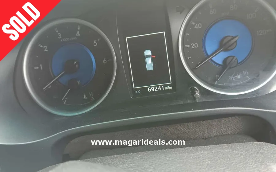 TOYOTA HILUX Invincible 2016 Manual in Kenya for Sale | Magari Deals