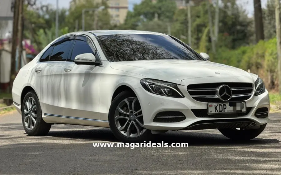 2015 MERCEDES BENZ C220 in Kenya for Sale | Magari Deals
