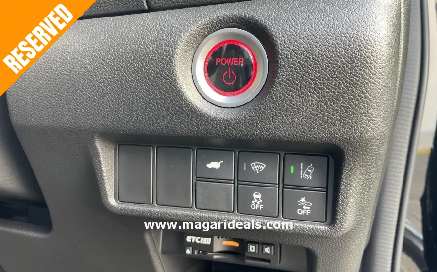 HONDA CR-V 4WD HYBRID EX MASTERPIECE W/SUNROOF in Kenya for Sale | Magari Deals