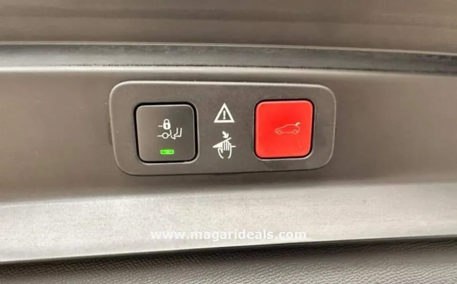 Peugeot 5008 2018 model in Kenya for Sale | Magari Deals