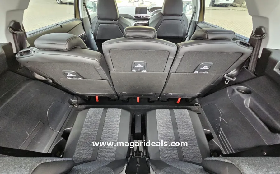 Peugeot 5008 2017 model in Mombasa Kenya in Kenya for Sale | Magari Deals