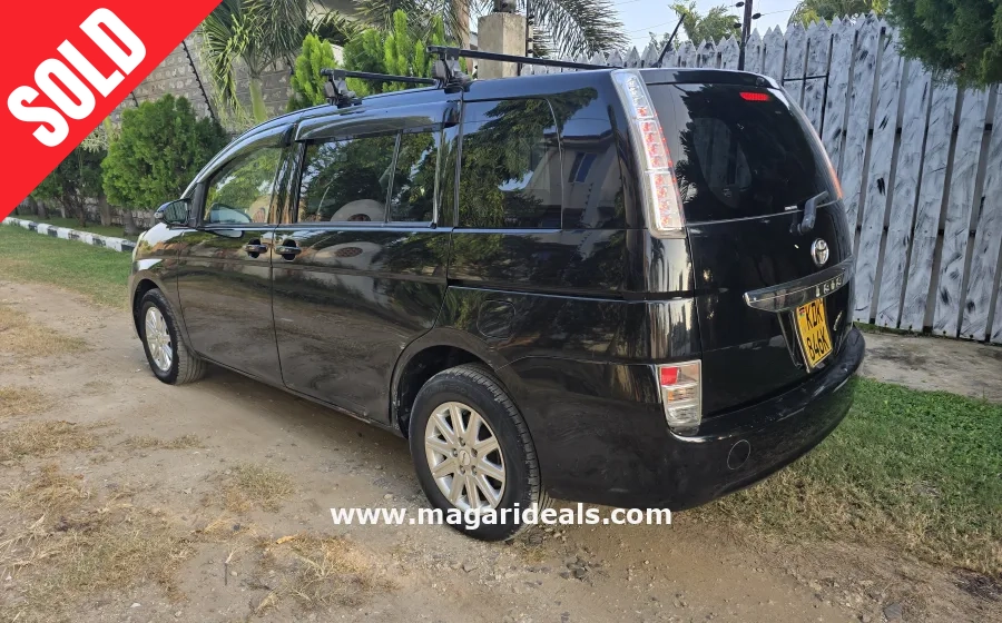 TOYOTA ISIS 2015 Mombasa in Kenya for Sale | Magari Deals