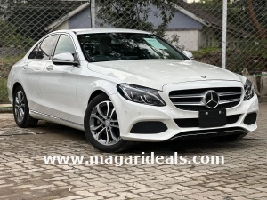 Unleash Power & Luxury! Spacious Used Mercedes C-Class in Kenya for Sale (Magari Deals). Affordable Price (Ksh 950,000). Buy Today w/Confidence!