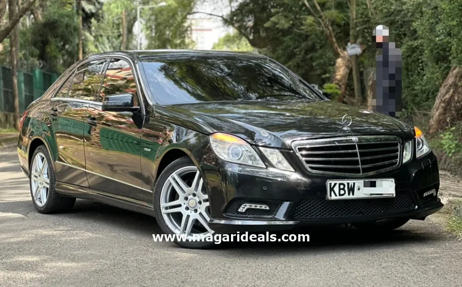 2010 MERCEDES BENZ E200 in Kenya for Sale | Magari Deals