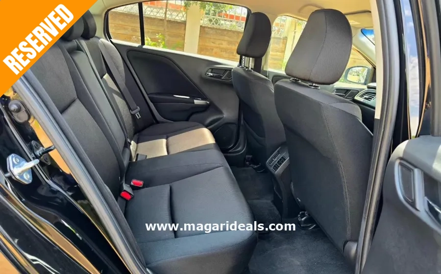 HONDA GRACE HYBRID in Kenya for Sale | Magari Deals