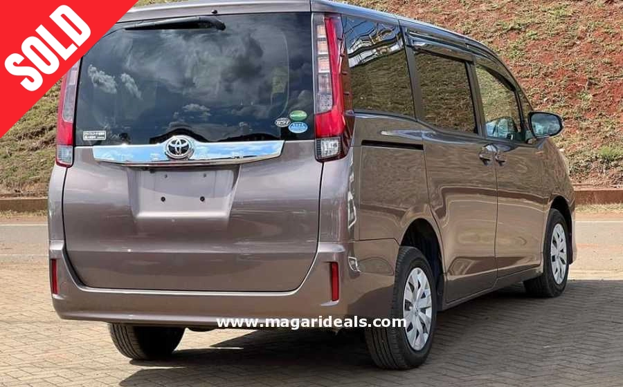 TOYOTA NOAH 2.0 in Kenya for Sale | Magari Deals