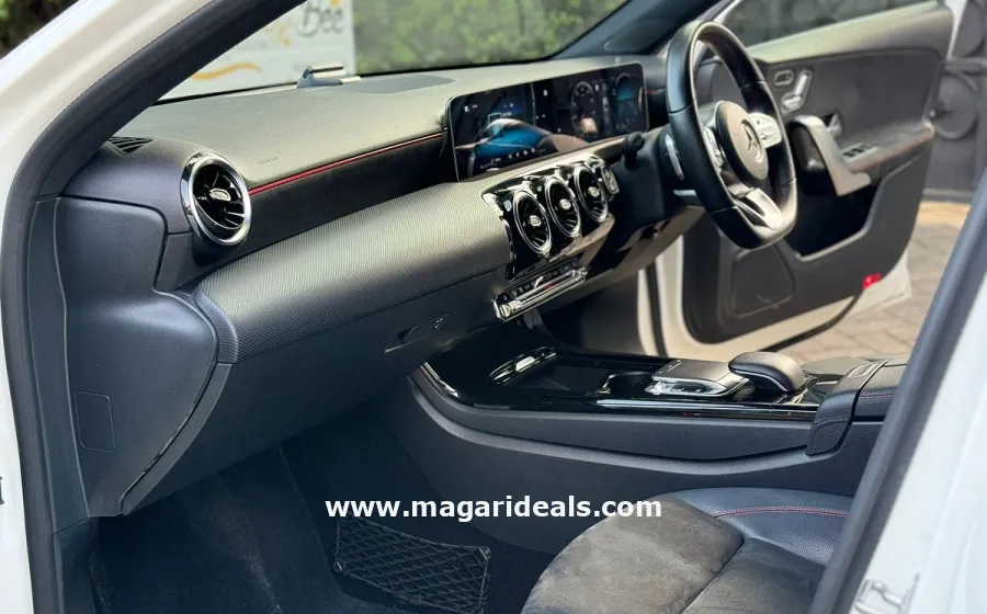 MERCEDES BENZ A180 in Kenya for Sale | Magari Deals