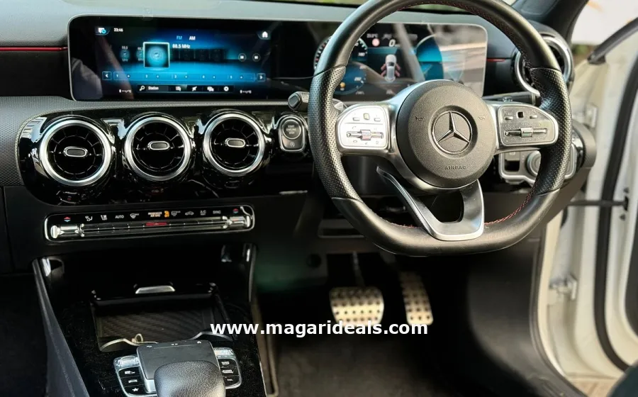 MERCEDES BENZ A180 in Kenya for Sale | Magari Deals
