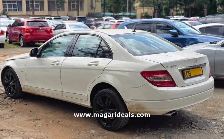 Mercedes Benz C200 in Kenya for Sale | Magari Deals