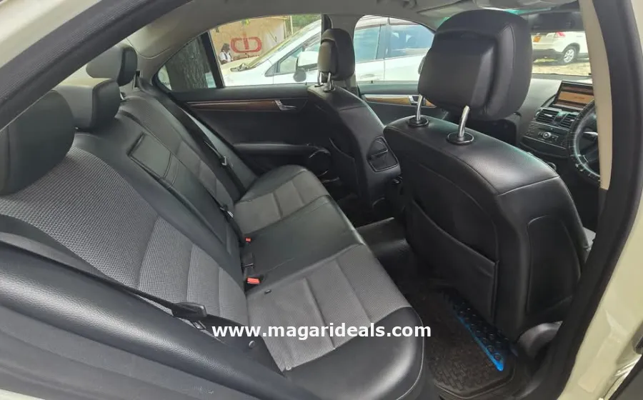 Mercedes Benz C200 in Kenya for Sale | Magari Deals