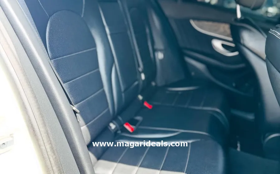 2014 MERCEDES BENZ C200 in Kenya for Sale | Magari Deals
