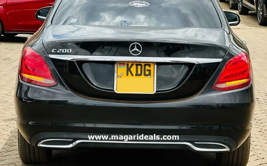 2015 MERCEDES BENZ C200 in Kenya for Sale | Magari Deals