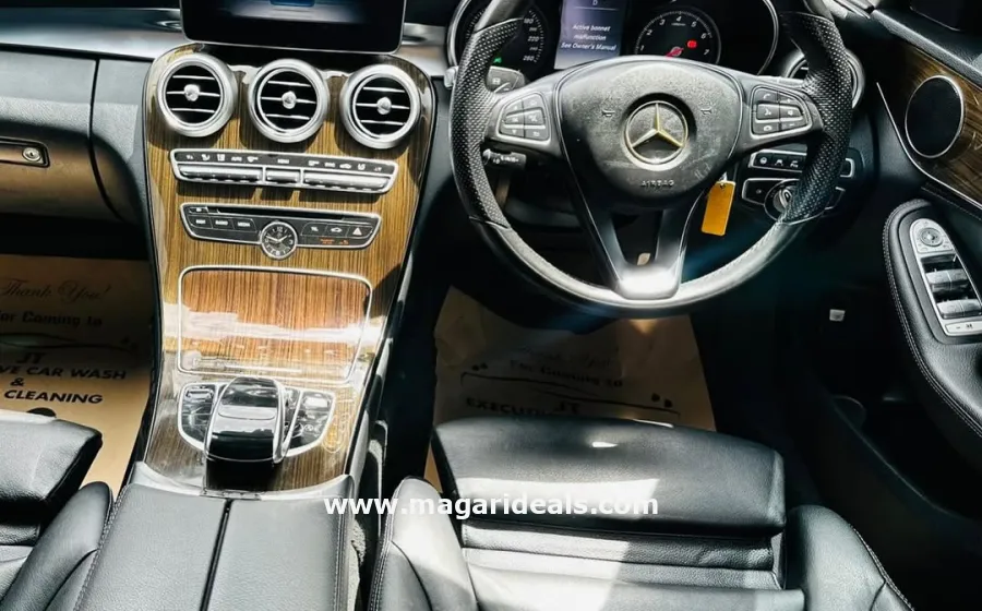 2015 MERCEDES BENZ C200 in Kenya for Sale | Magari Deals