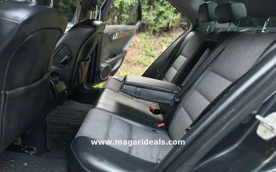 2010 MERCEDES BENZ C200 CGI in Kenya for Sale | Magari Deals