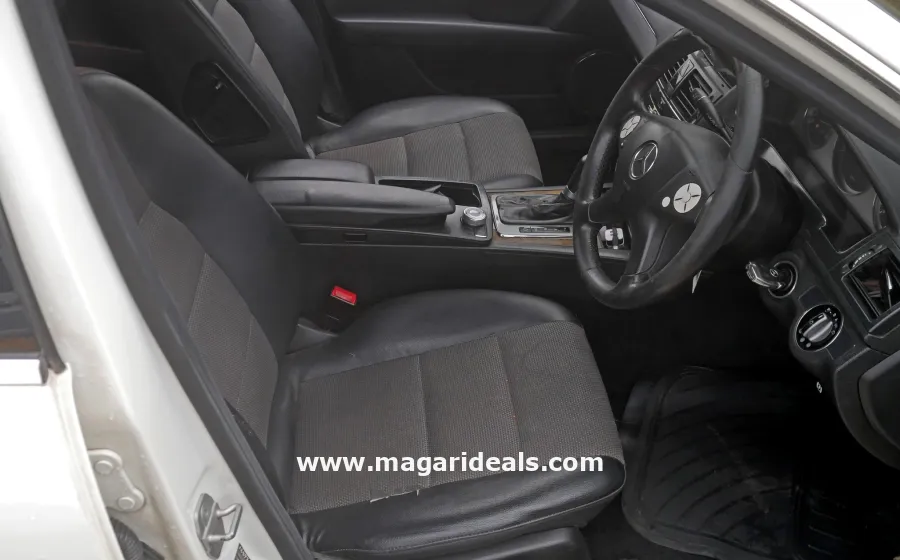 2009 Mercedes C200 in Kenya for Sale | Magari Deals