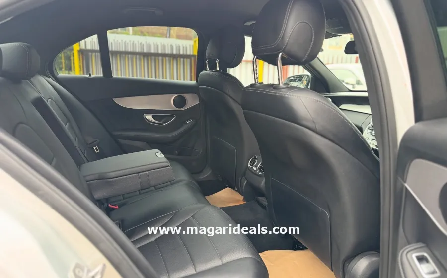 Mercedes Benz C200 in Kenya for Sale | Magari Deals