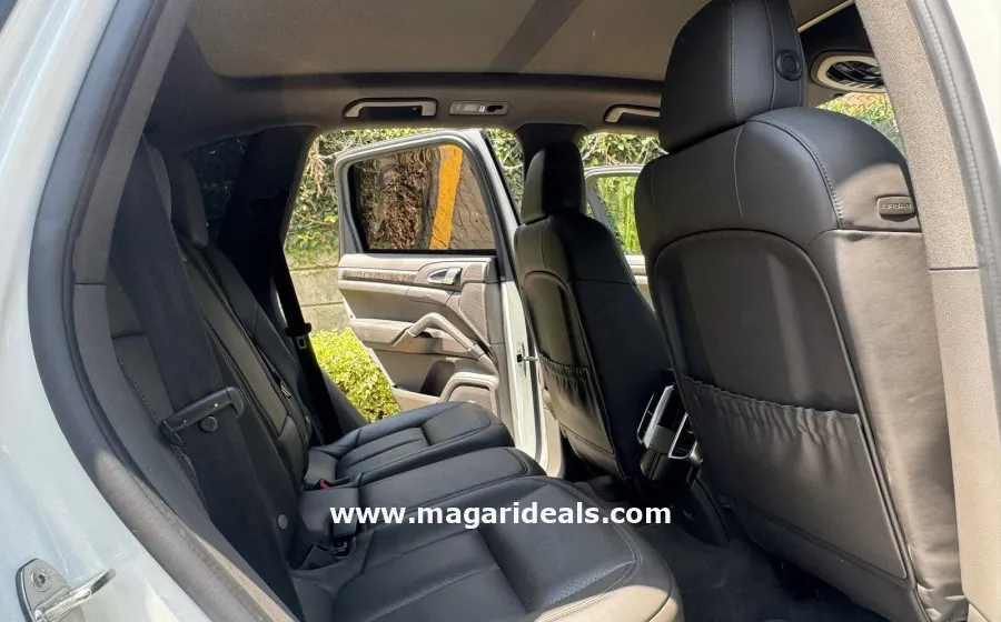 2017 Porsche Cayenne in Kenya for Sale | Magari Deals