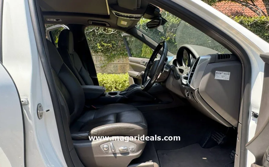 2017 Porsche Cayenne in Kenya for Sale | Magari Deals