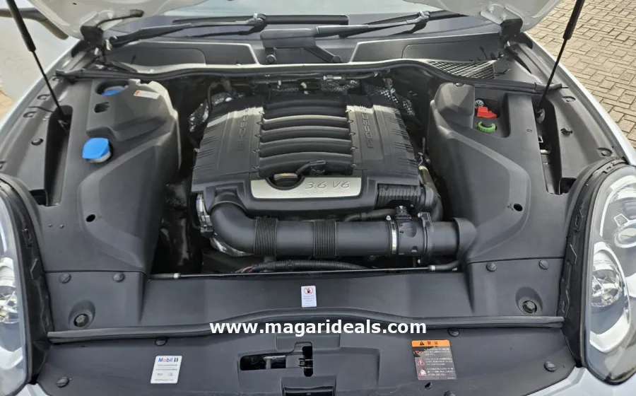PORSCHE CAYENNE PLATINUM  in Kenya for Sale | Magari Deals