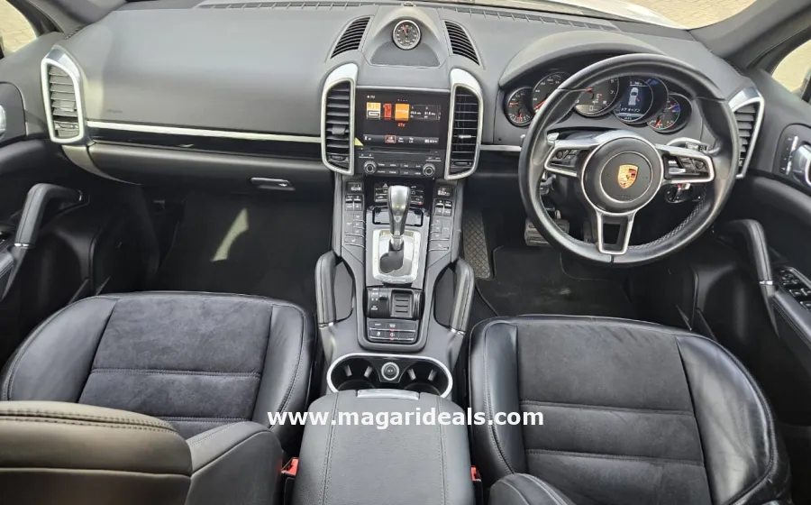 PORSCHE CAYENNE PLATINUM  in Kenya for Sale | Magari Deals