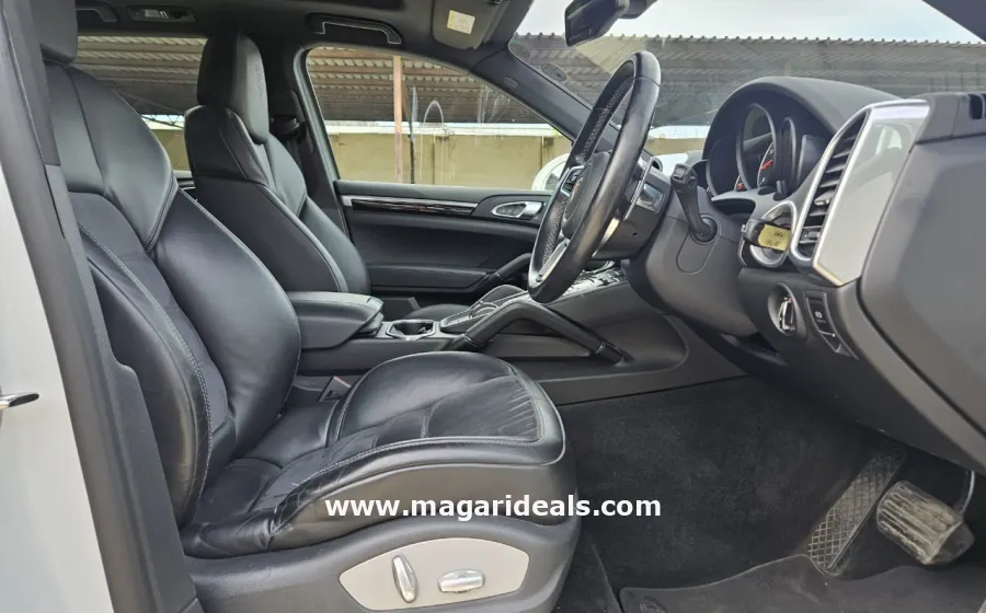 PORSCHE CAYENNE PLATINUM  in Kenya for Sale | Magari Deals