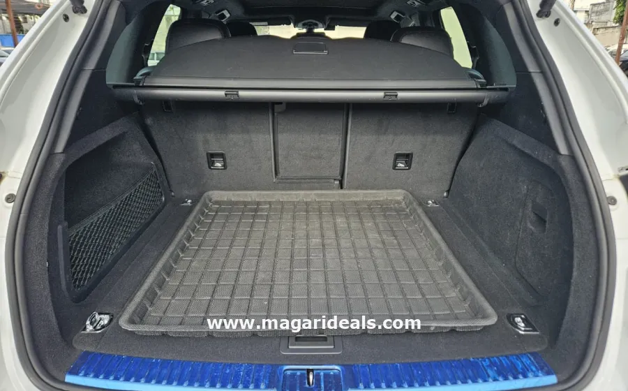 PORSCHE CAYENNE PLATINUM  in Kenya for Sale | Magari Deals