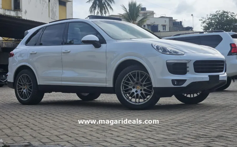 PORSCHE CAYENNE PLATINUM  in Kenya for Sale | Magari Deals