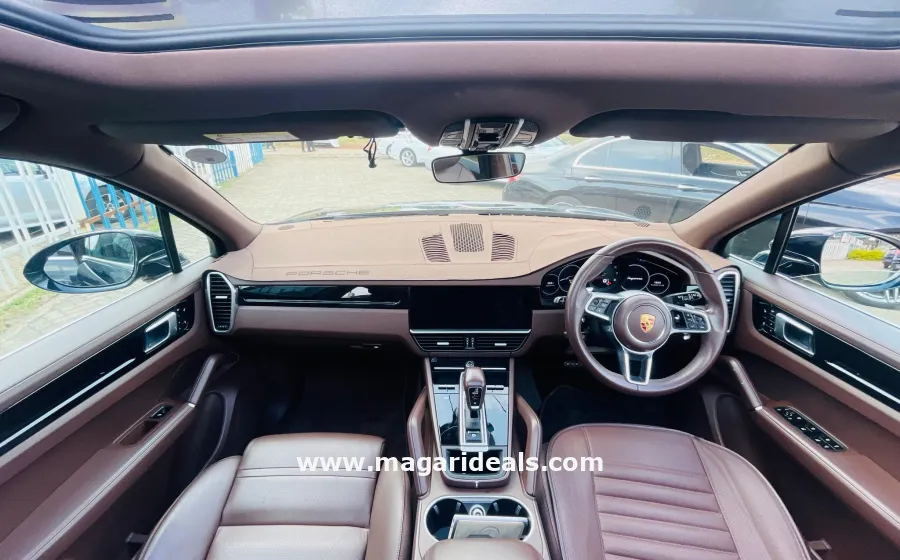 2018 Porsche Cayenne Platinum Edition  in Kenya for Sale | Magari Deals