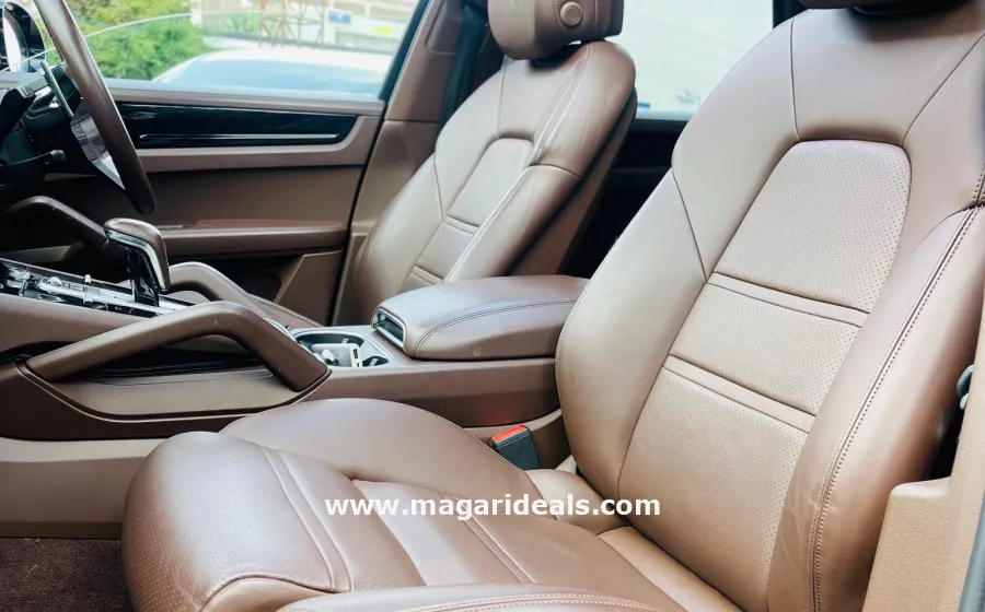 2018 Porsche Cayenne Platinum Edition  in Kenya for Sale | Magari Deals