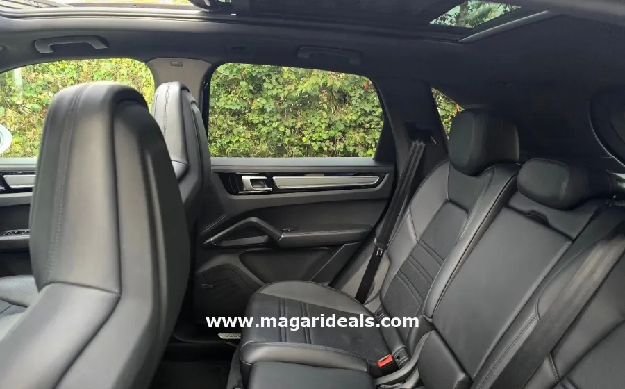 2018 Porsche Cayenne Ultimate Luxury SUV in Kenya for Sale | Magari Deals