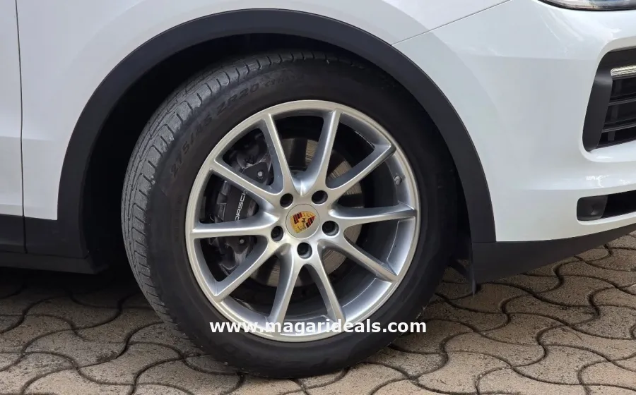 2018 Porsche Cayenne Ultimate Luxury SUV in Kenya for Sale | Magari Deals