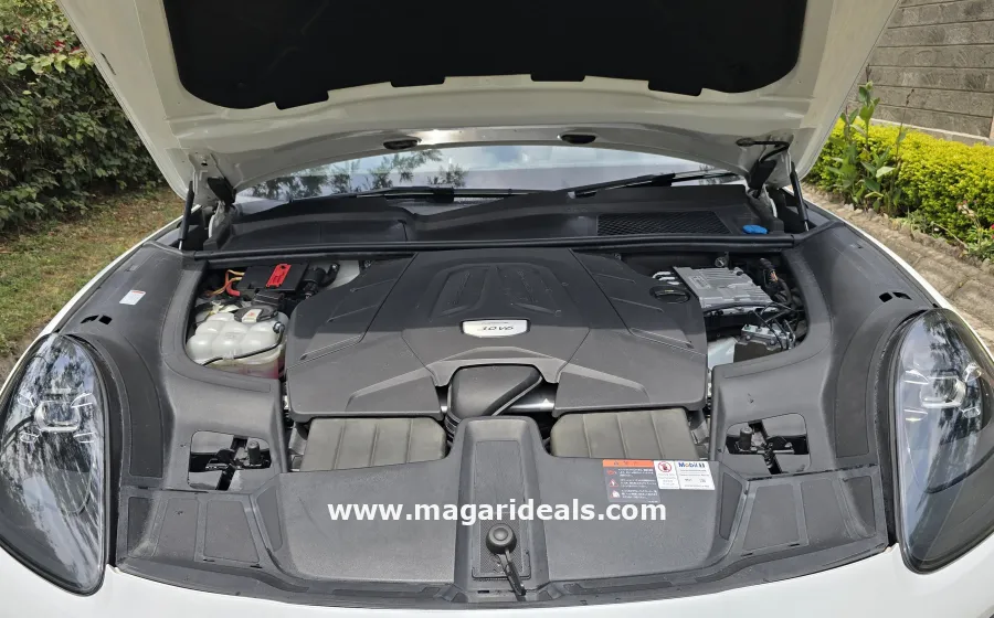 2018 Porsche Cayenne Ultimate Luxury SUV in Kenya for Sale | Magari Deals