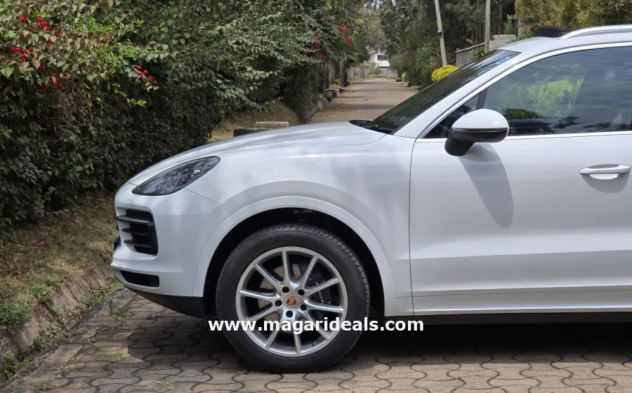 2018 Porsche Cayenne Ultimate Luxury SUV in Kenya for Sale | Magari Deals