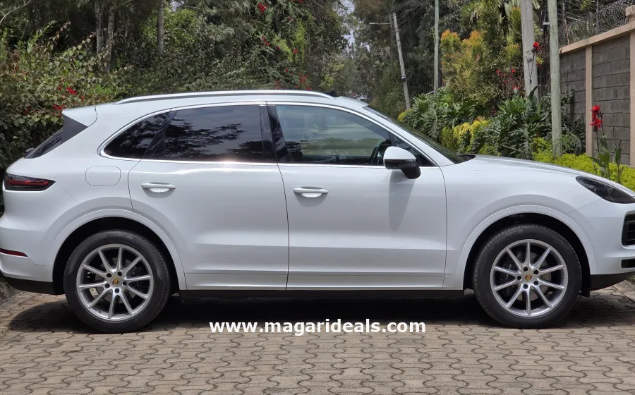 2018 Porsche Cayenne Ultimate Luxury SUV in Kenya for Sale | Magari Deals