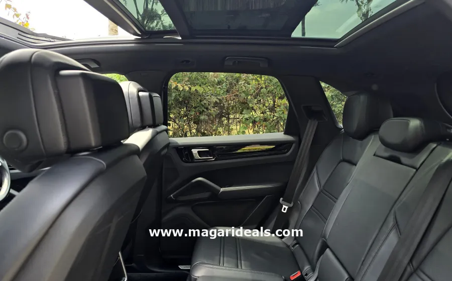 2018 Porsche Cayenne Ultimate Luxury SUV in Kenya for Sale | Magari Deals