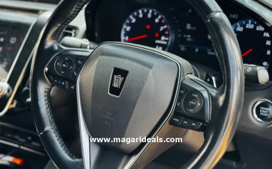 2018 Toyota Crown Royal Saloon in Kenya for Sale | Magari Deals