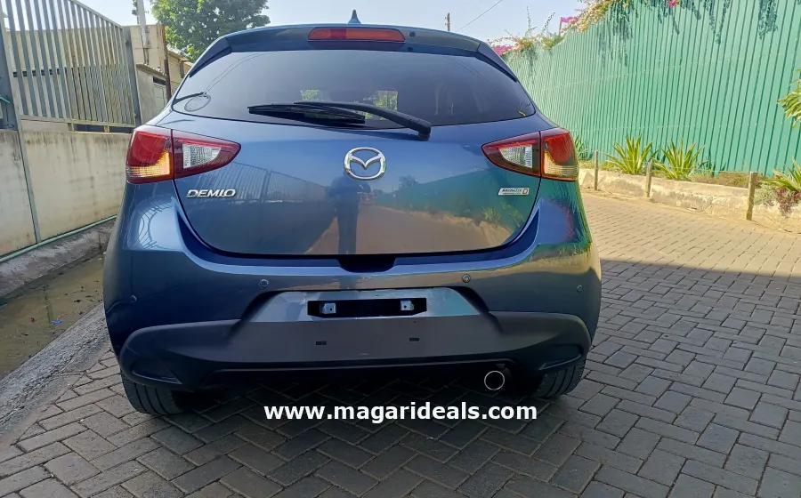2018 Mazda Demio Diesel in Nairobi Kenya in Kenya for Sale | Magari Deals
