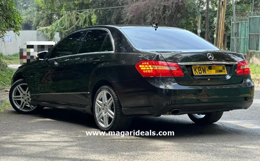 2010 MERCEDES BENZ E200 in Kenya for Sale | Magari Deals