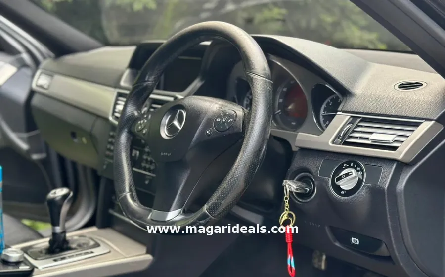 2010 MERCEDES BENZ E200 in Kenya for Sale | Magari Deals