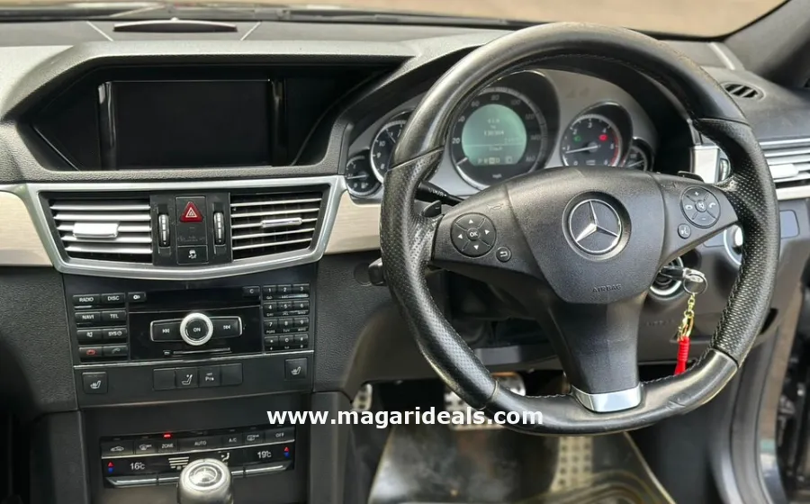 2010 MERCEDES BENZ E200 in Kenya for Sale | Magari Deals