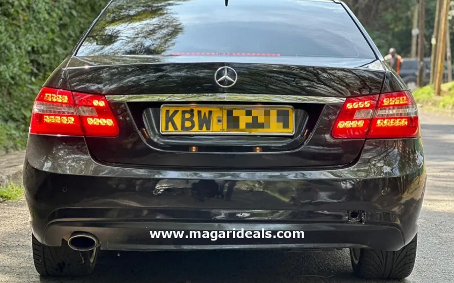 2010 MERCEDES BENZ E200 in Kenya for Sale | Magari Deals