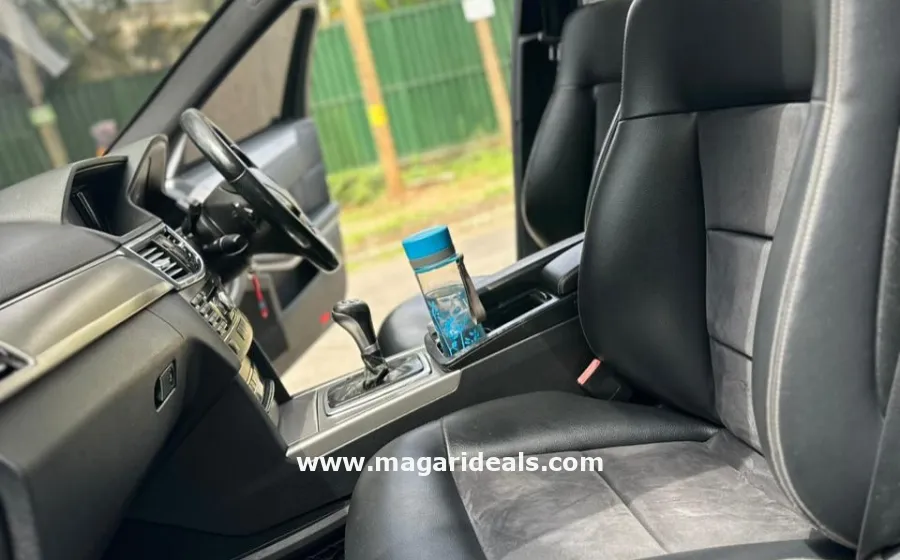 2010 MERCEDES BENZ E200 in Kenya for Sale | Magari Deals