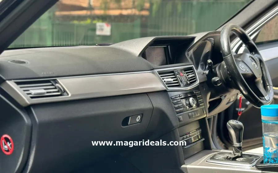 2010 MERCEDES BENZ E200 in Kenya for Sale | Magari Deals