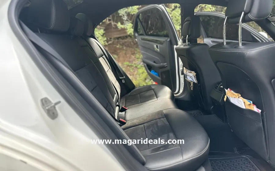2015 MERCEDES BENZ E220 BlueTEC in Kenya for Sale | Magari Deals