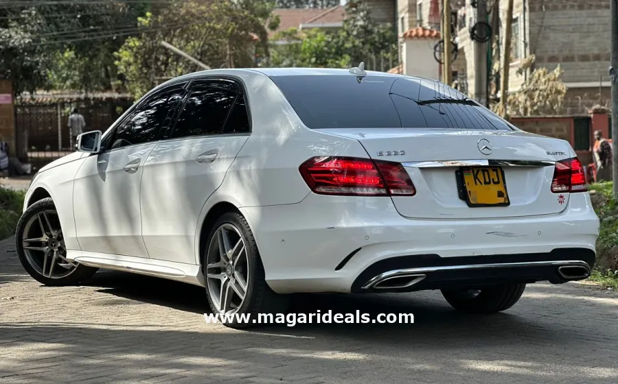 2015 MERCEDES BENZ E220 BlueTEC in Kenya for Sale | Magari Deals