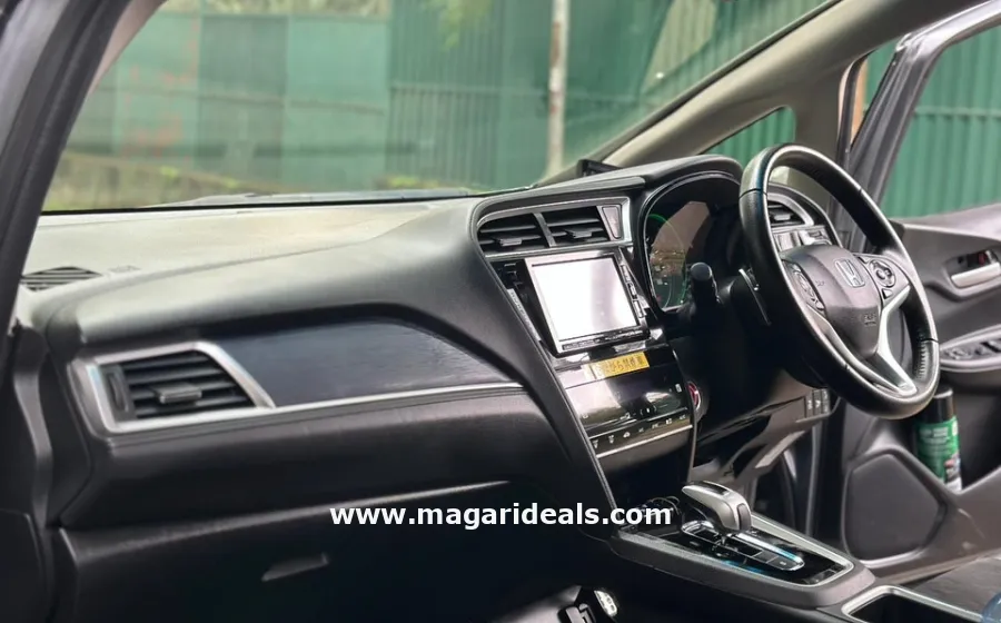 2018 HONDA FIT SHUTTLE HYBRID in Kenya for Sale | Magari Deals