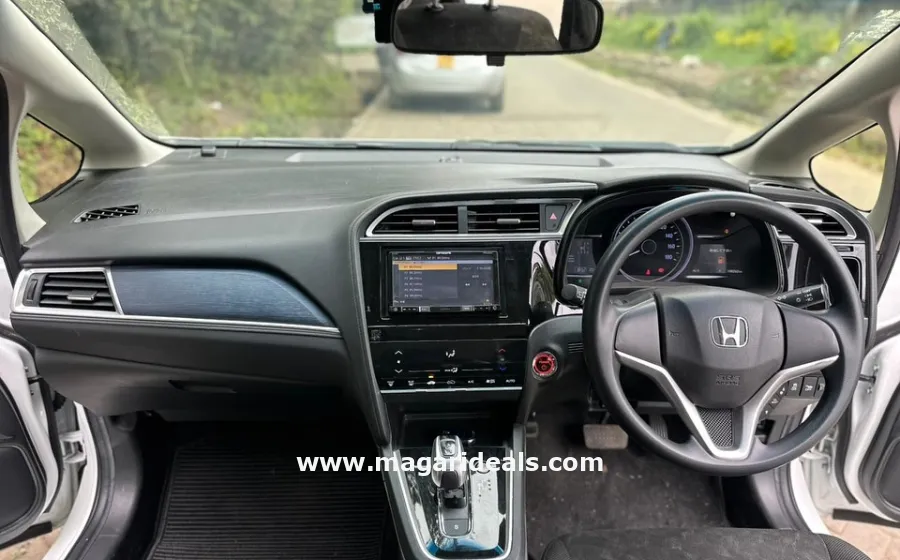 2018 HONDA FIT SHUTTLE HYBRID in Kenya for Sale | Magari Deals